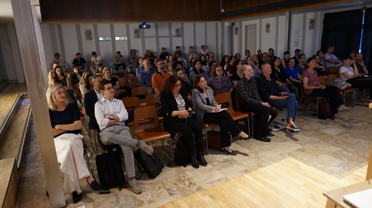 Audience seated in the hall of the Italian Institute of Culture