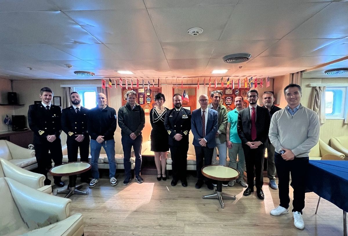ARSID members with the crew on board the research vessel Alliance